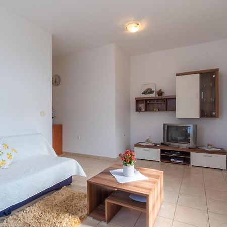 Awesome Apartment In Pula With Wifi 외부 사진